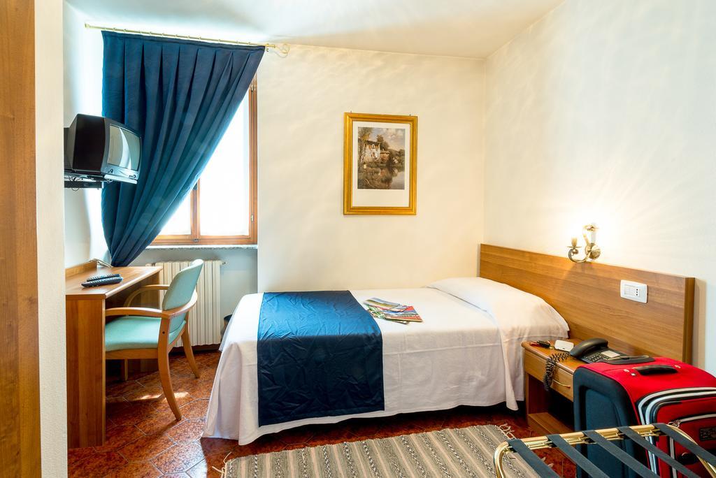 Albergo Altavilla ティラーノ 部屋 写真
