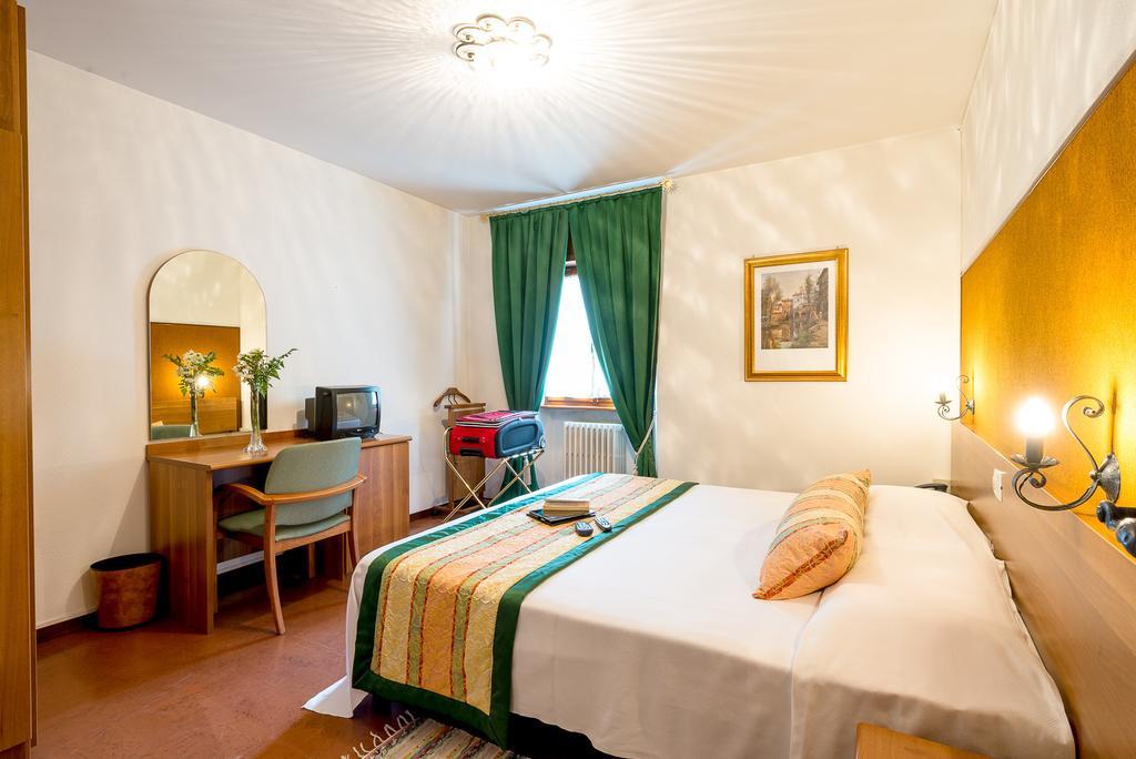 Albergo Altavilla ティラーノ 部屋 写真