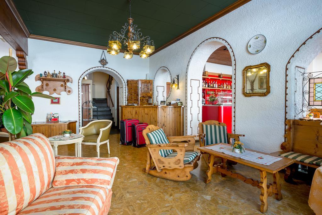 Albergo Altavilla ティラーノ エクステリア 写真