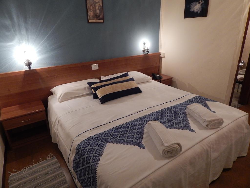 Albergo Altavilla ティラーノ エクステリア 写真