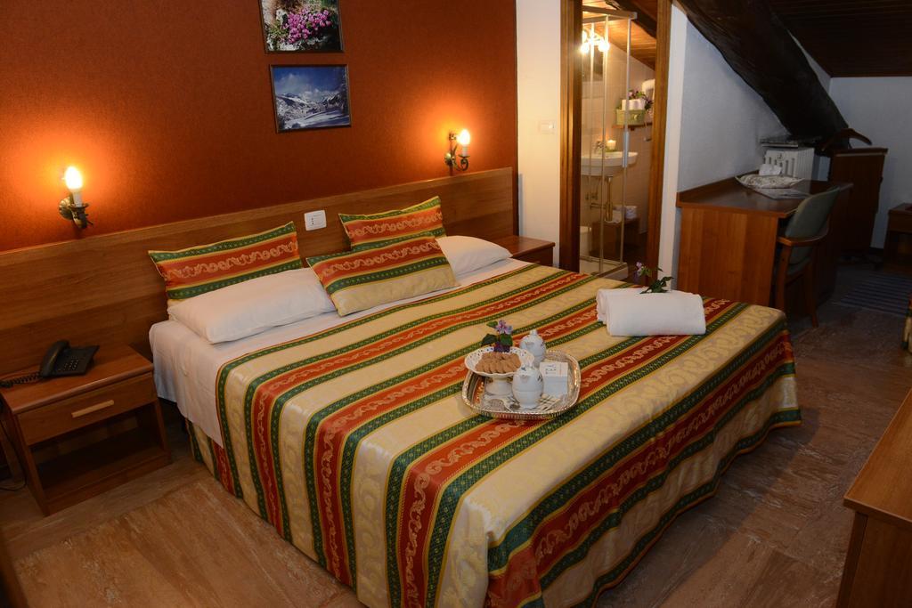 Albergo Altavilla ティラーノ エクステリア 写真