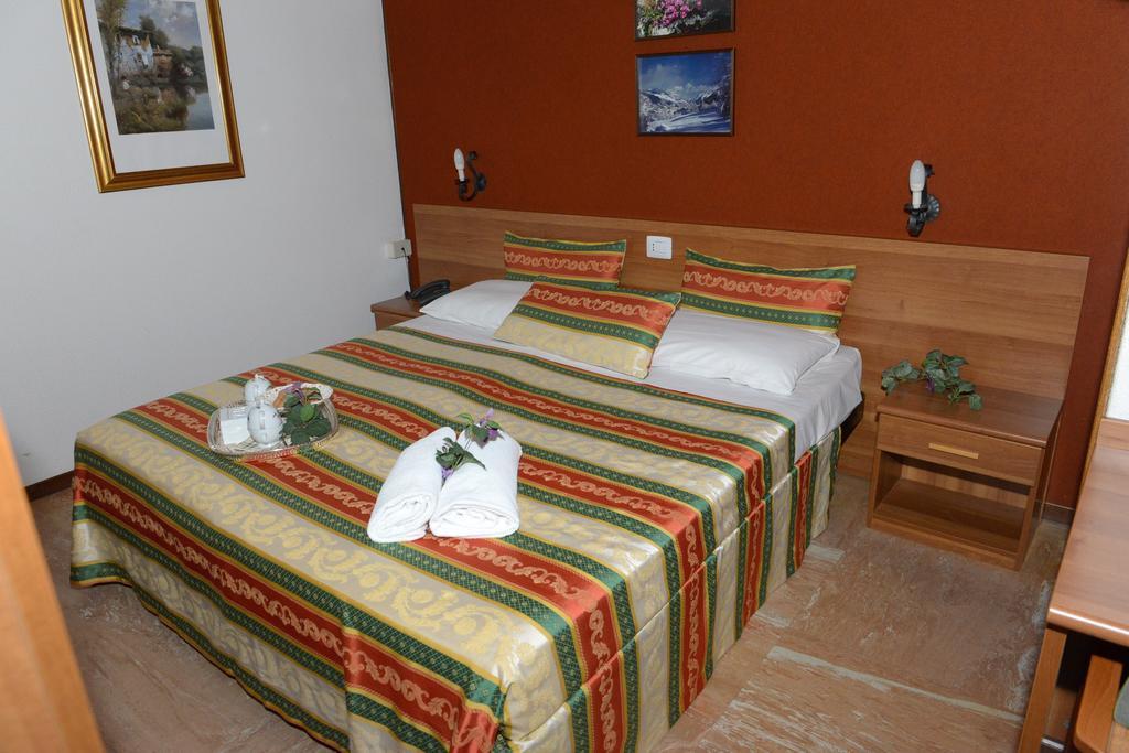 Albergo Altavilla ティラーノ エクステリア 写真