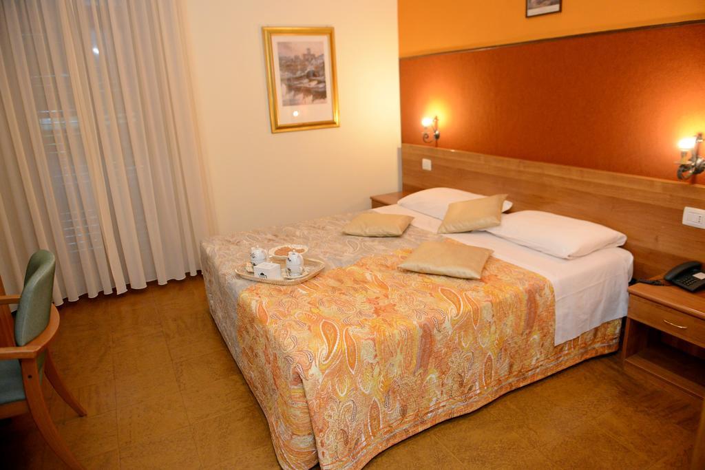 Albergo Altavilla ティラーノ エクステリア 写真
