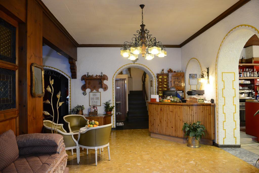 Albergo Altavilla ティラーノ エクステリア 写真